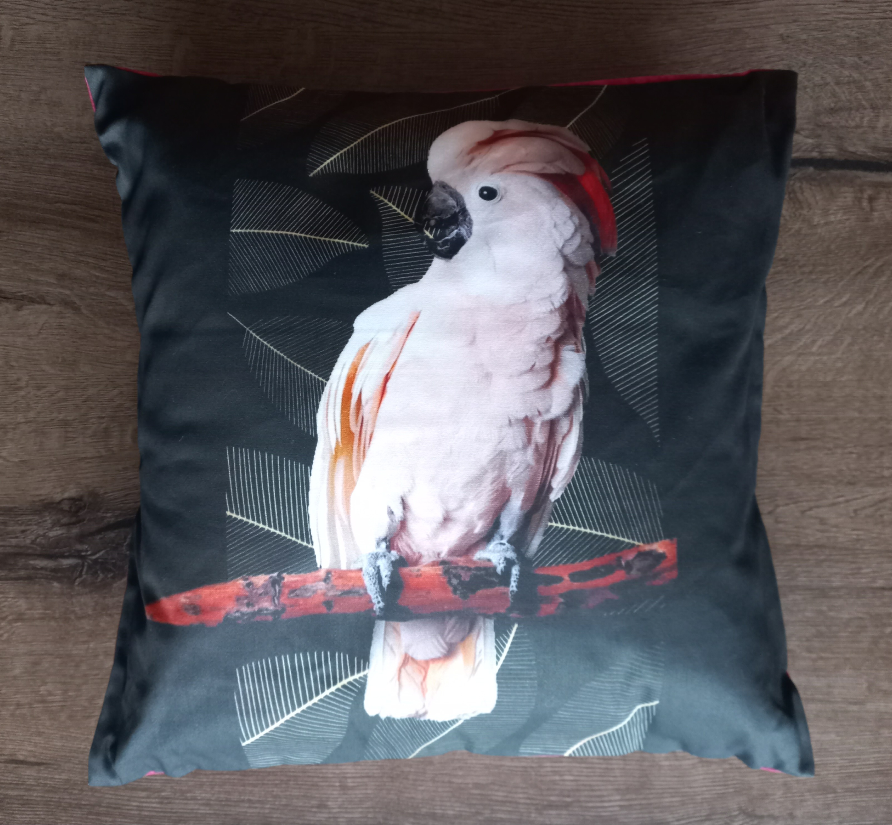 Polštáře s motivem papoušků